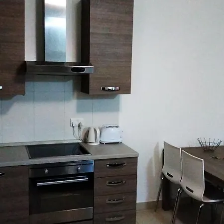 Проживание в семье Homestay On Arturo 48 *
