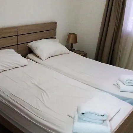 Homestay On Arturo 48 Проживание в семье Слима