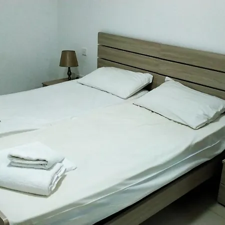 Проживание в семье Homestay On Arturo 48