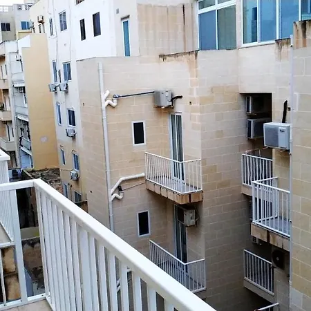 Homestay On Arturo 48 Слима