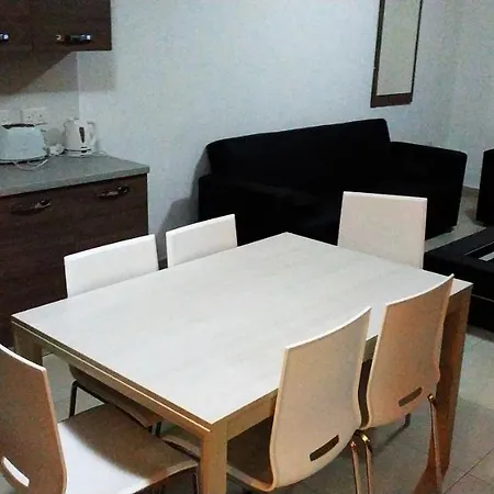 Homestay On Arturo 48 Проживание в семье *