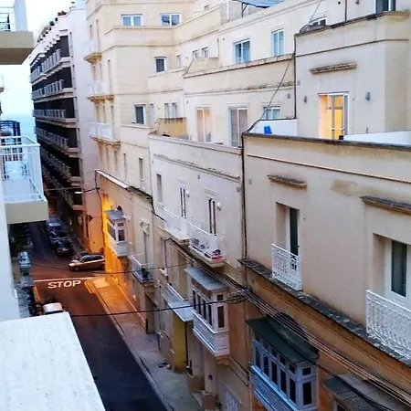 Проживание в семье Homestay On Arturo 48 *