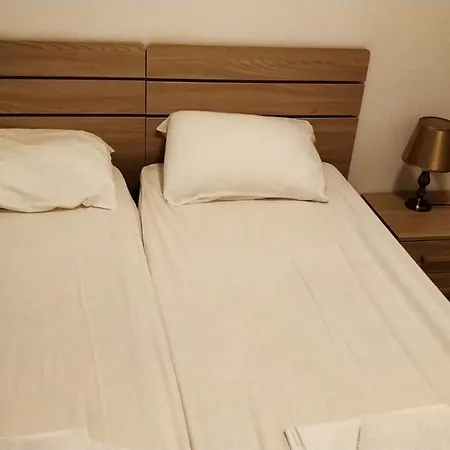 Проживание в семье Homestay On Arturo 48