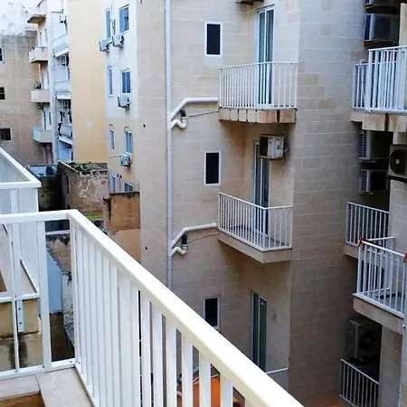 Homestay On Arturo 48 Проживание в семье *