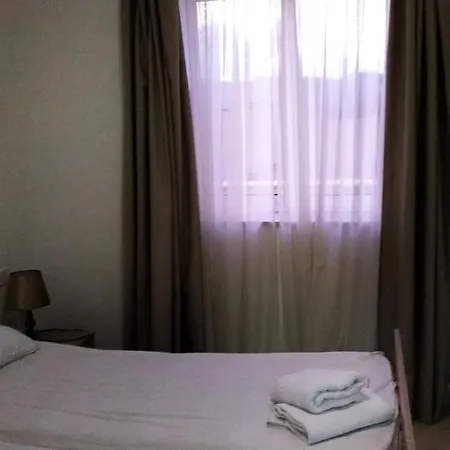Homestay On Arturo 48 *
