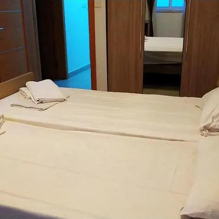 Homestay On Arturo 48 Homestay *